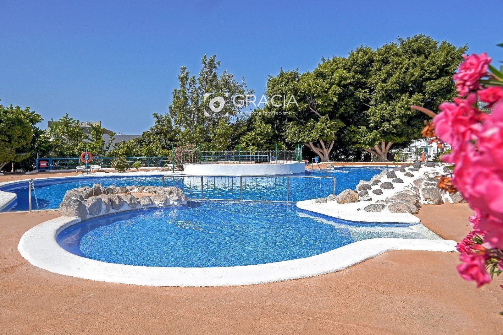 Piso de 2 habitaciones en Playa Paraiso en venta con piscina - 395.000 € (Ref: 9552948)