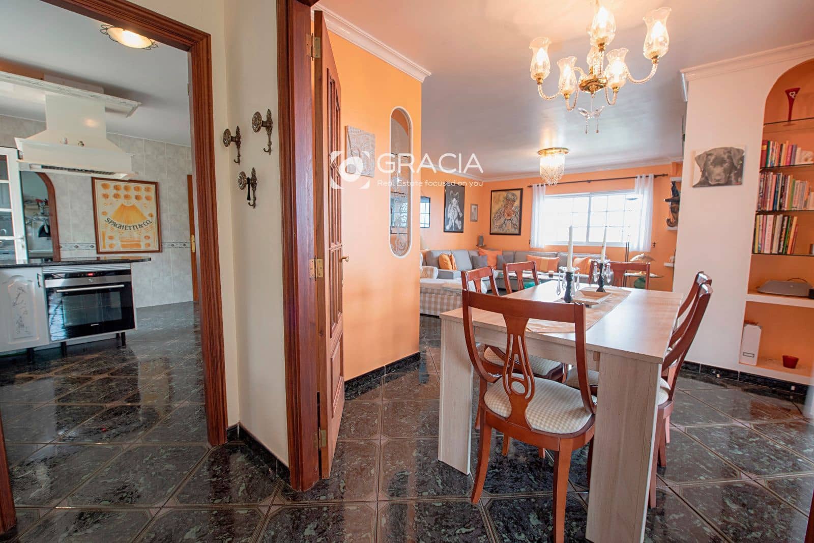 6 sypialnia Dom na sprzedaż w Adeje z garażem - 750 000 € (Ref: 9552949)