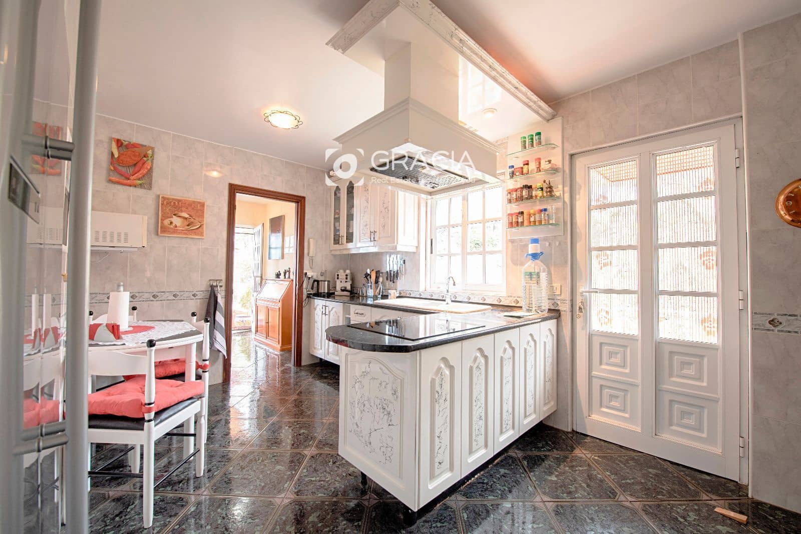 6 sypialnia Dom na sprzedaż w Adeje z garażem - 750 000 € (Ref: 9552949)