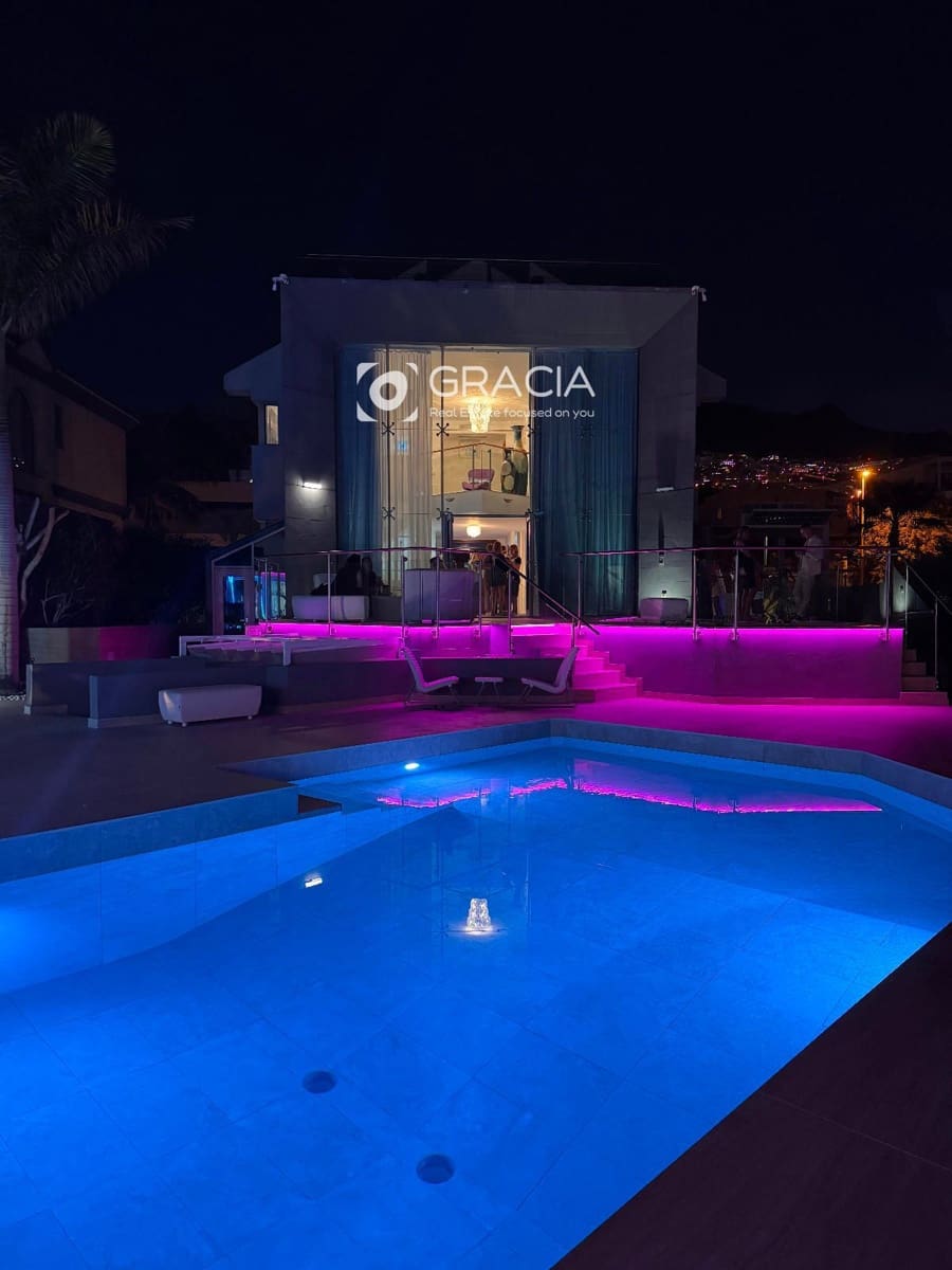 5 quarto Casa em Banda para venda em Adeje com piscina garagem - 2 399 000 € (Ref: 9552950)