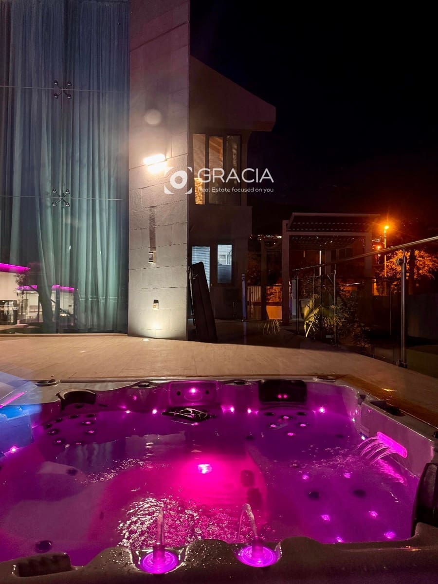 5 quarto Casa em Banda para venda em Adeje com piscina garagem - 2 399 000 € (Ref: 9552950)