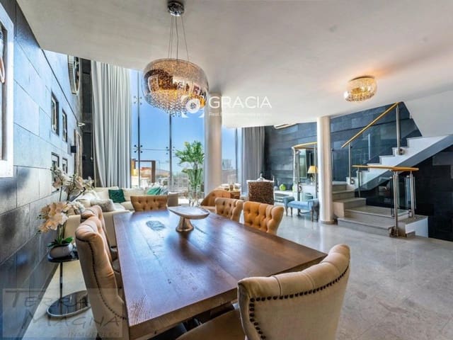 Casa de 5 habitaciones en Adeje en venta con piscina garaje - 2.399.000 € (Ref: 9552950)