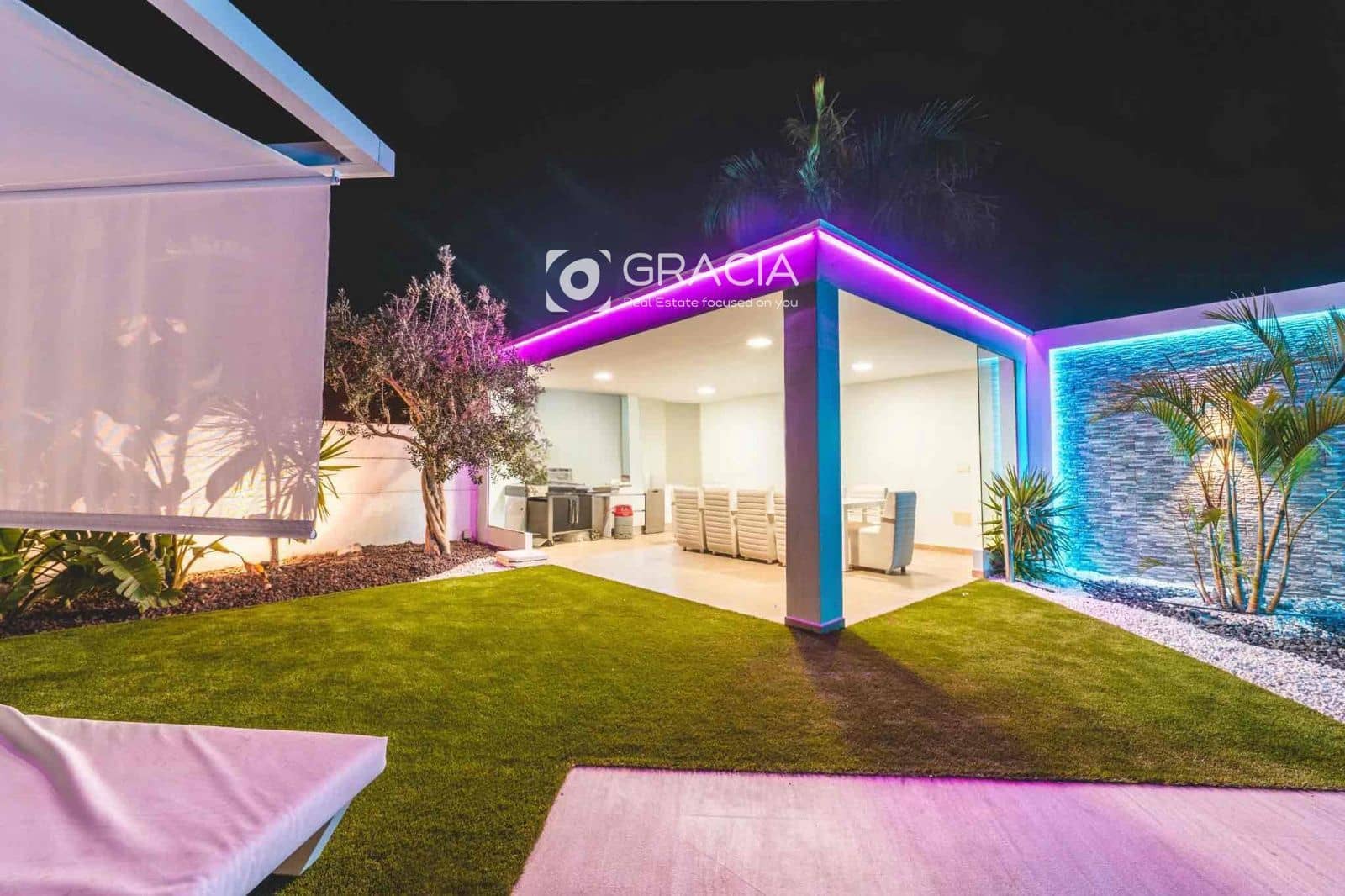 5 quarto Casa em Banda para venda em Adeje com piscina garagem - 2 399 000 € (Ref: 9552950)