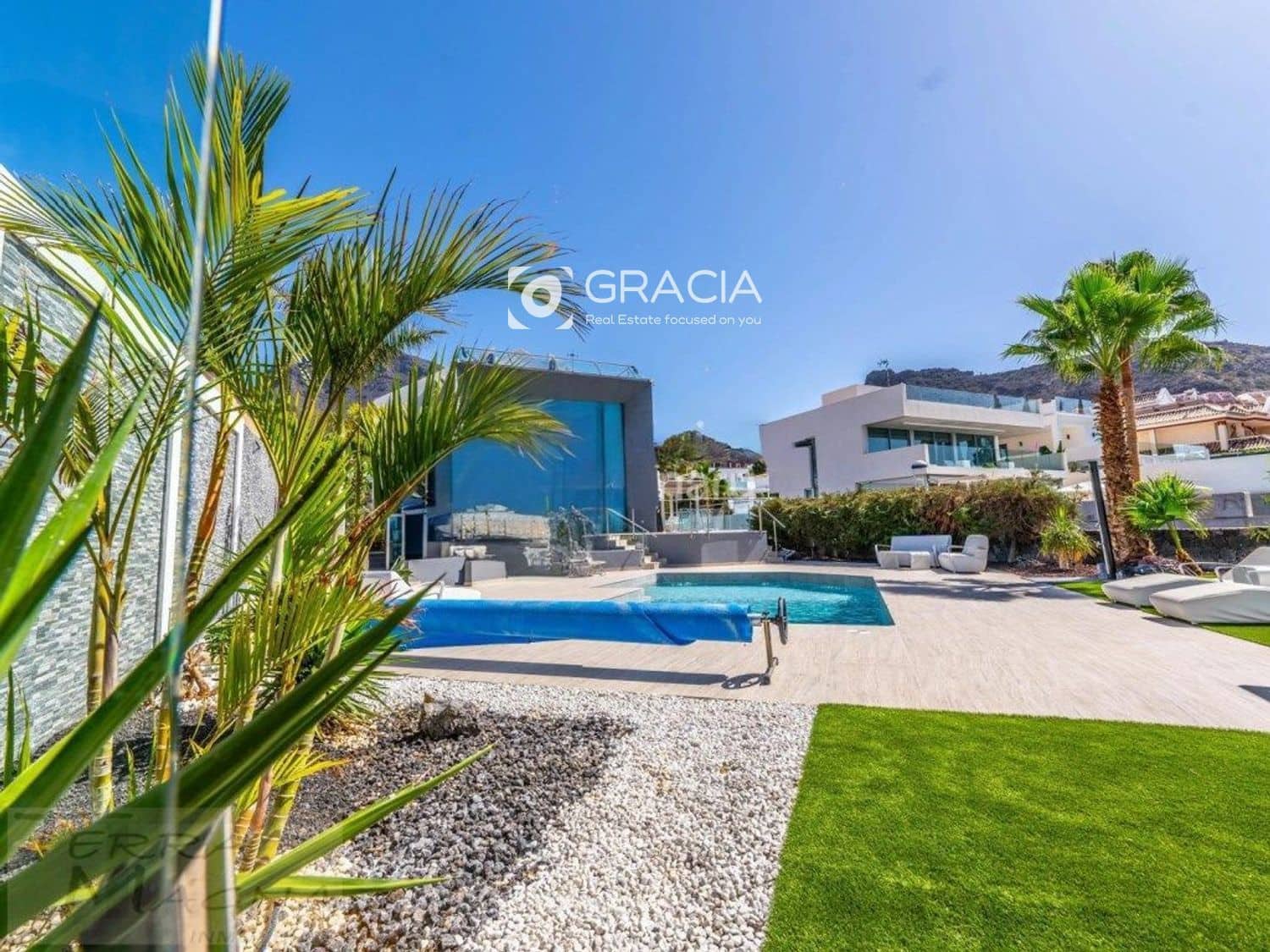5 quarto Casa em Banda para venda em Adeje com piscina garagem - 2 399 000 € (Ref: 9552950)
