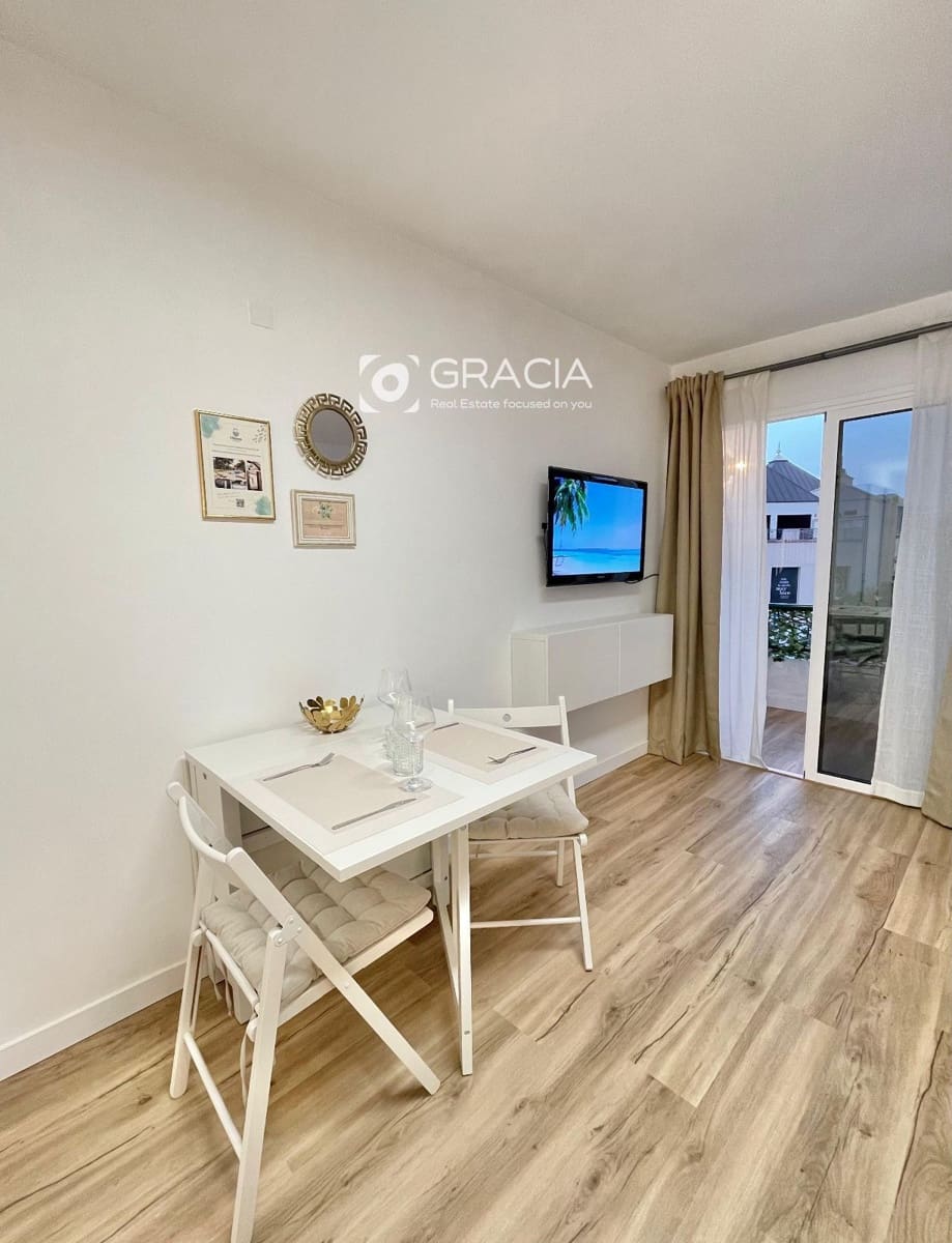 Mieszkanie na sprzedaż w Los Cristianos z basenem - 299 000 € (Ref: 9552952)