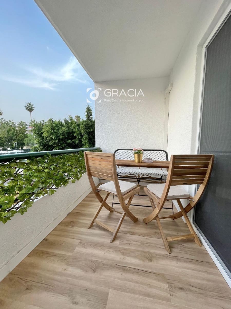 Mieszkanie na sprzedaż w Los Cristianos z basenem - 299 000 € (Ref: 9552952)