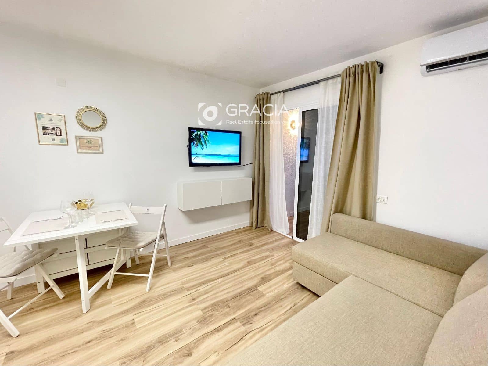 Mieszkanie na sprzedaż w Los Cristianos z basenem - 299 000 € (Ref: 9552952)