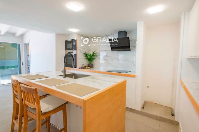 4 chambre Maison de Ville à vendre à Los Menores, Adeje avec piscine garage - 595 000 € (Ref: 9552953)