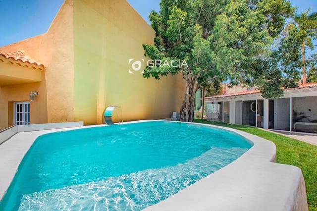 4 chambre Maison de Ville à vendre à Los Menores, Adeje avec piscine garage - 595 000 € (Ref: 9552953)