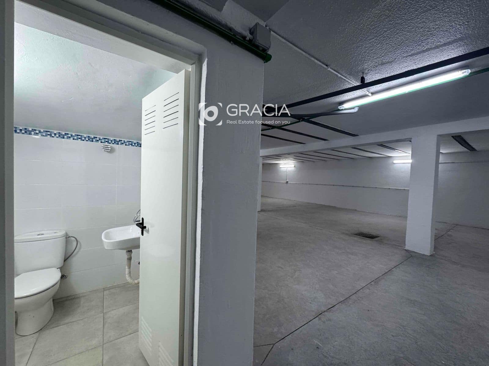 Local Commercial à louer à Costa Adeje - 3 000 € (Ref: 9552955)