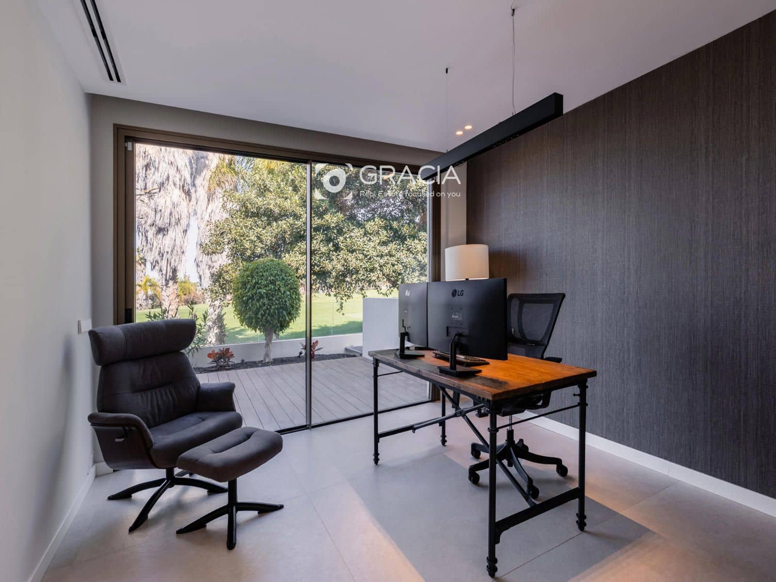 Casa de 5 habitaciones en Adeje en venta con piscina garaje - 4.750.000 € (Ref: 9552958)