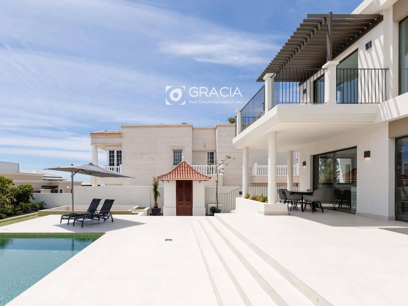 Casa de 5 habitaciones en Adeje en venta con piscina garaje - 4.750.000 € (Ref: 9552958)