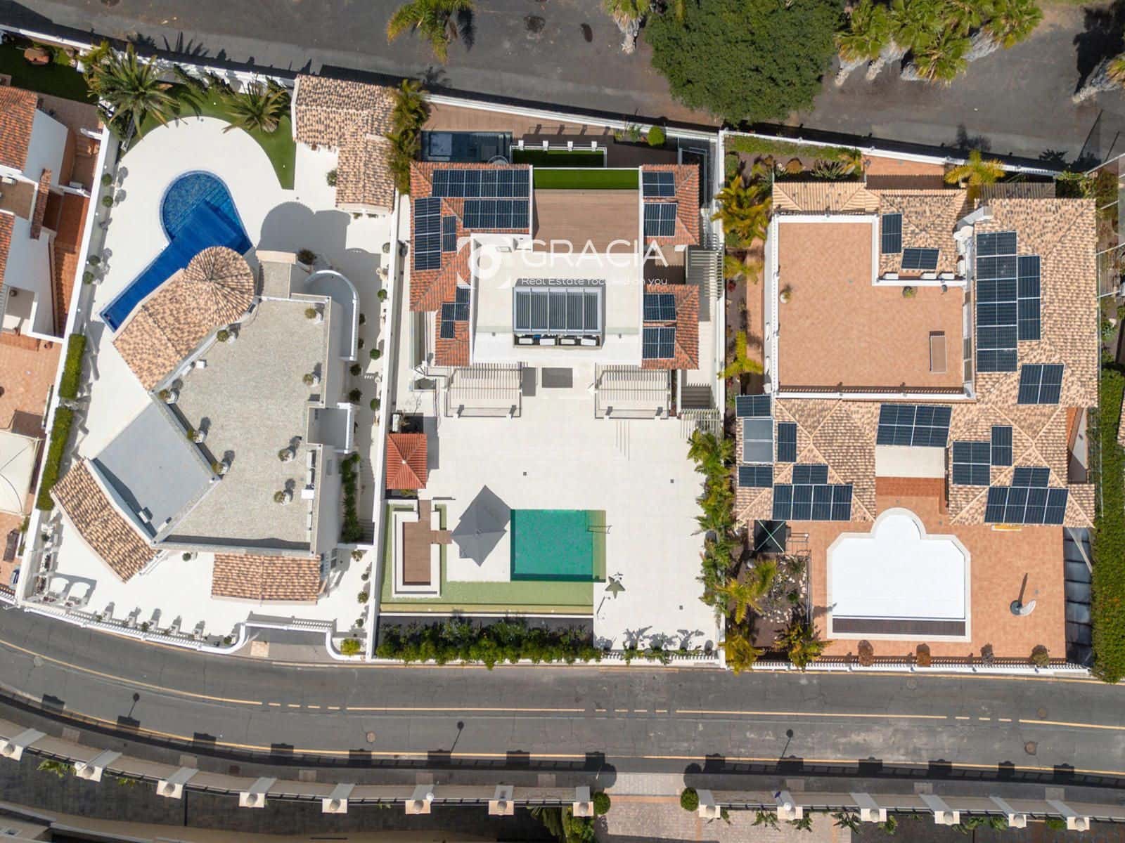 Casa de 5 habitaciones en Adeje en venta con piscina garaje - 4.750.000 € (Ref: 9552958)