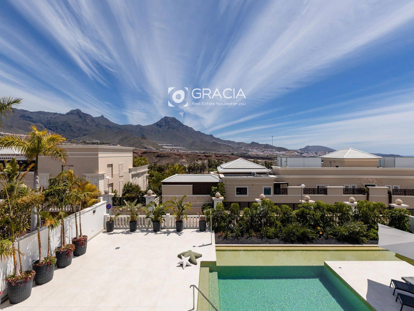 Casa de 5 habitaciones en Adeje en venta con piscina garaje - 4.750.000 € (Ref: 9552958)