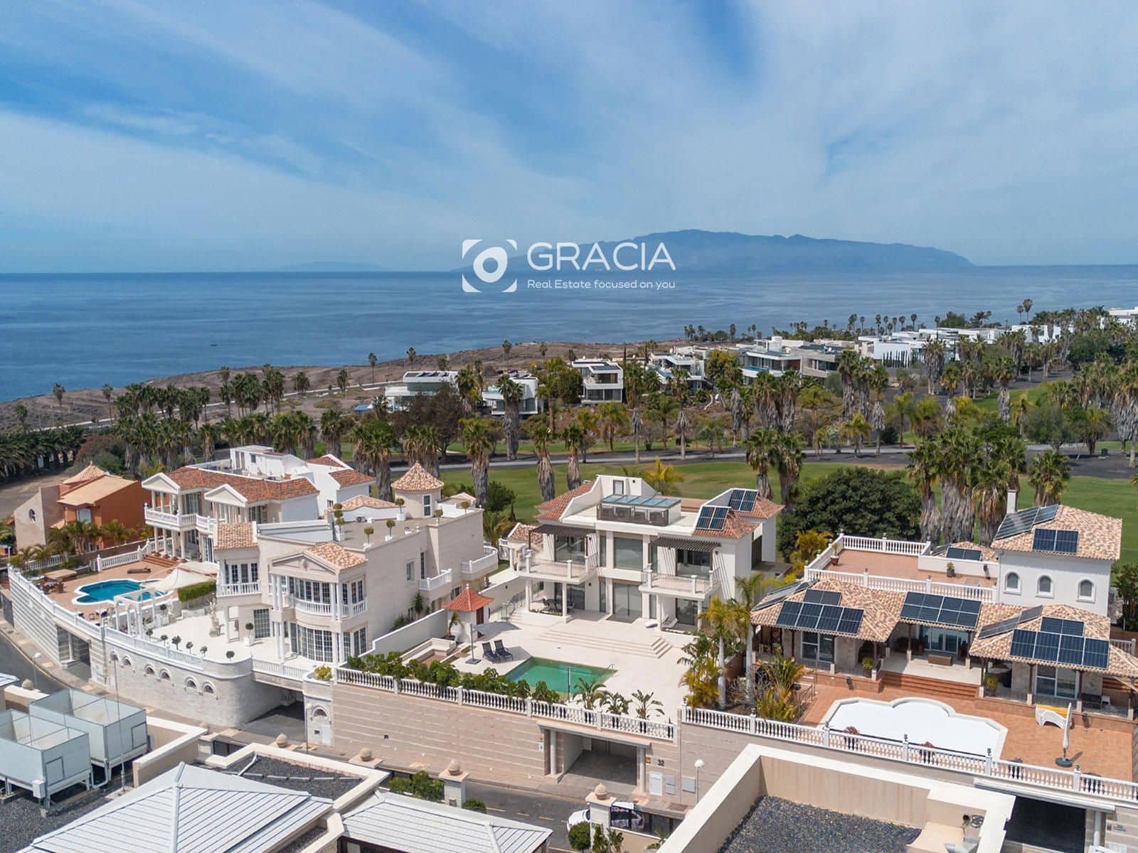 Casa de 5 habitaciones en Adeje en venta con piscina garaje - 4.750.000 € (Ref: 9552958)