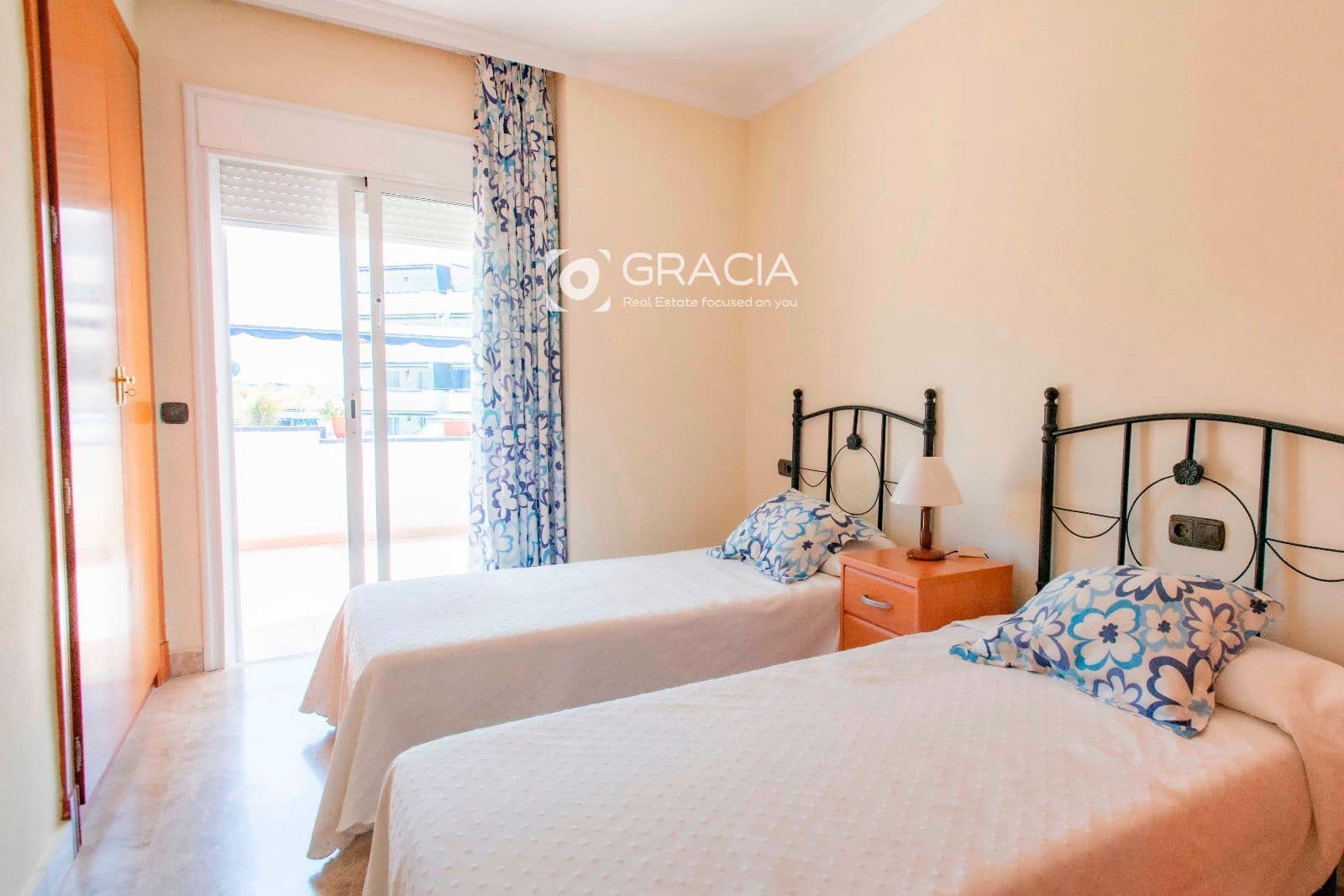 4 Zimmer Wohnung zu verkaufen in Los Cristianos mit Pool Garage - 849.000 € (Ref: 9552959)