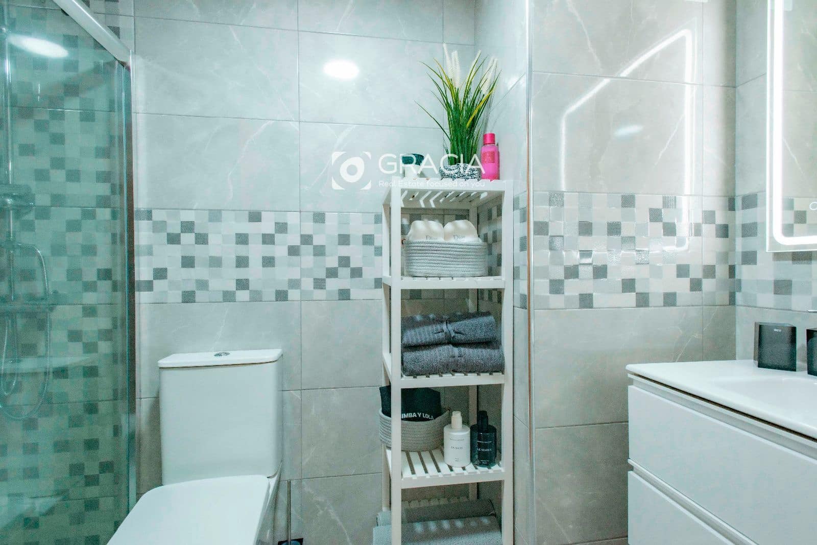 4 Zimmer Wohnung zu verkaufen in Los Cristianos mit Pool Garage - 849.000 € (Ref: 9552959)