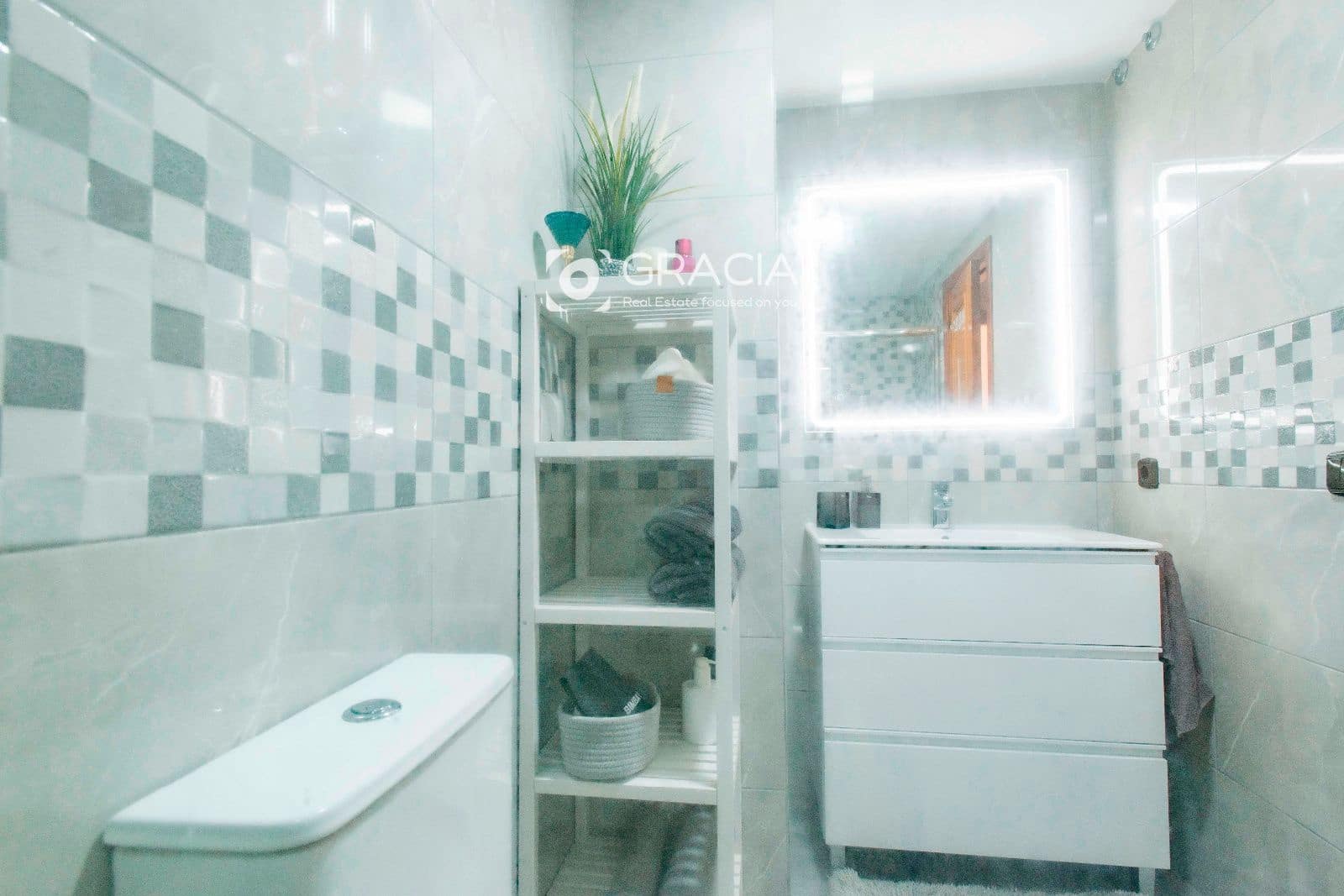 4 Zimmer Wohnung zu verkaufen in Los Cristianos mit Pool Garage - 849.000 € (Ref: 9552959)