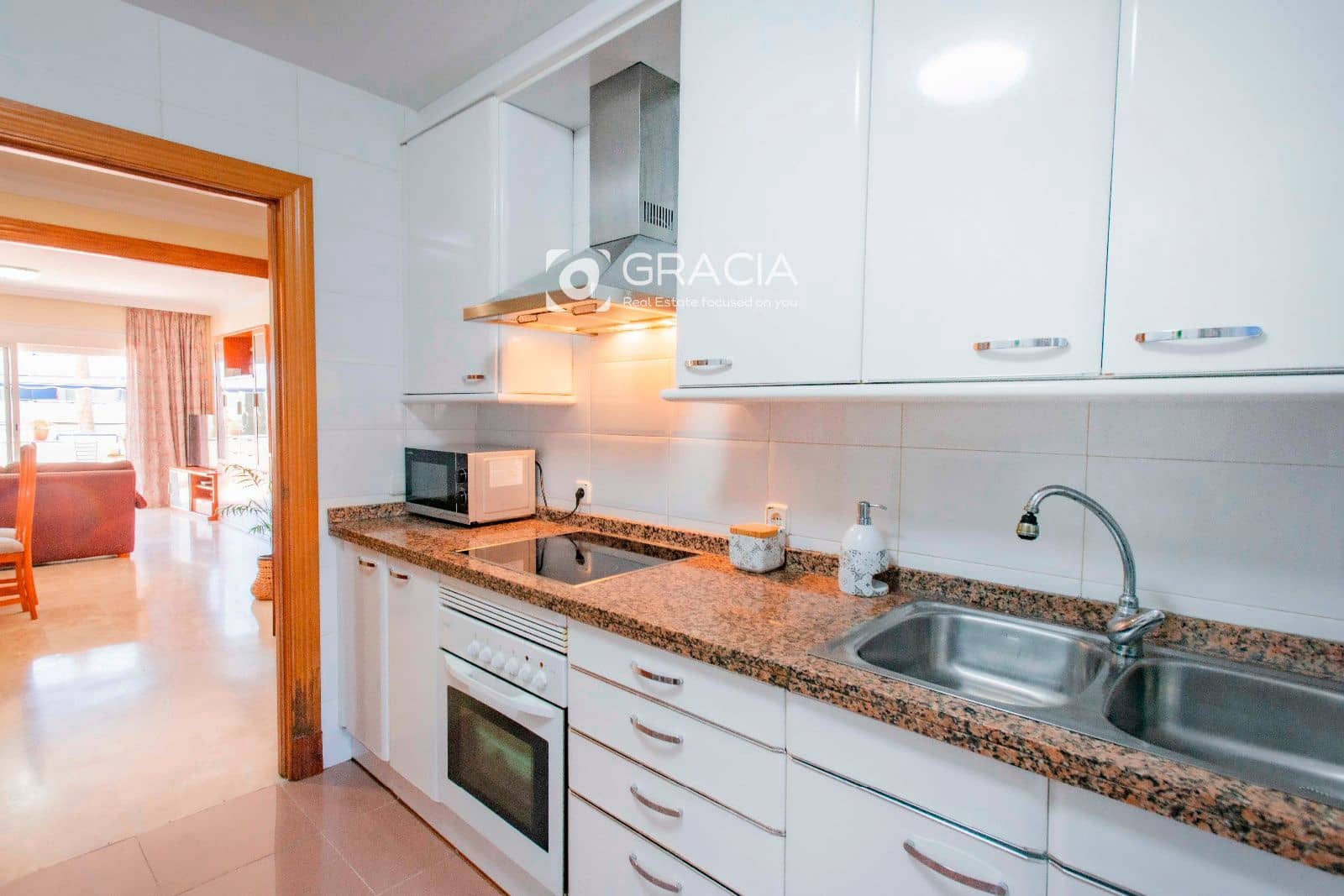 4 Zimmer Wohnung zu verkaufen in Los Cristianos mit Pool Garage - 849.000 € (Ref: 9552959)