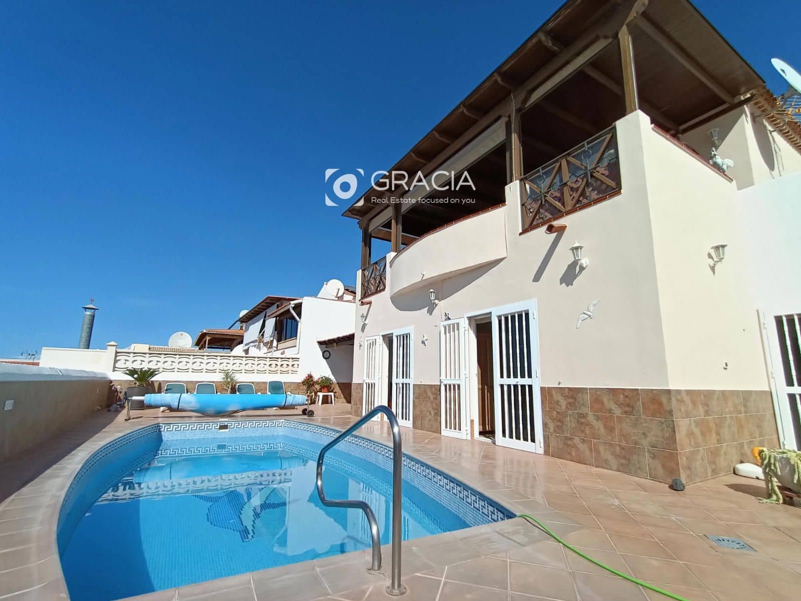4 bedroom Villa for sale in Callao Salvaje with pool - € 890,000 (Ref: 9552963)