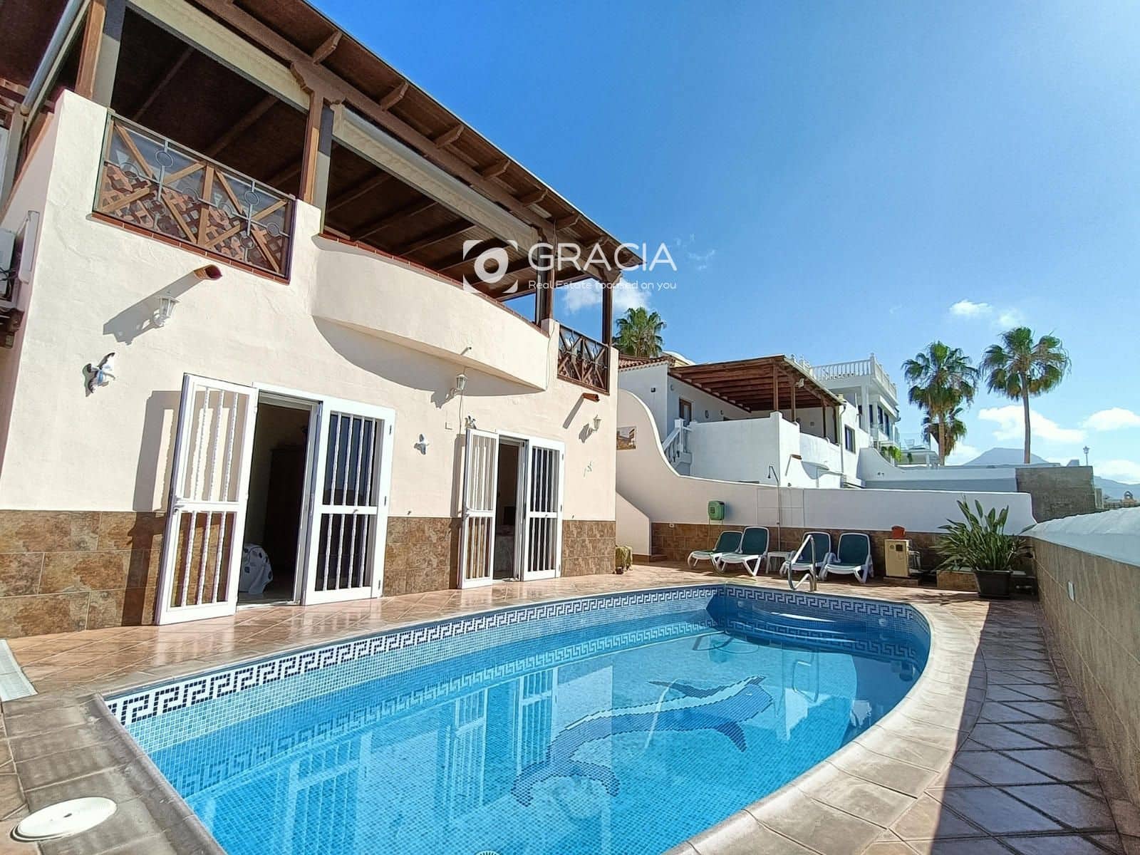 4 bedroom Villa for sale in Callao Salvaje with pool - € 890,000 (Ref: 9552963)