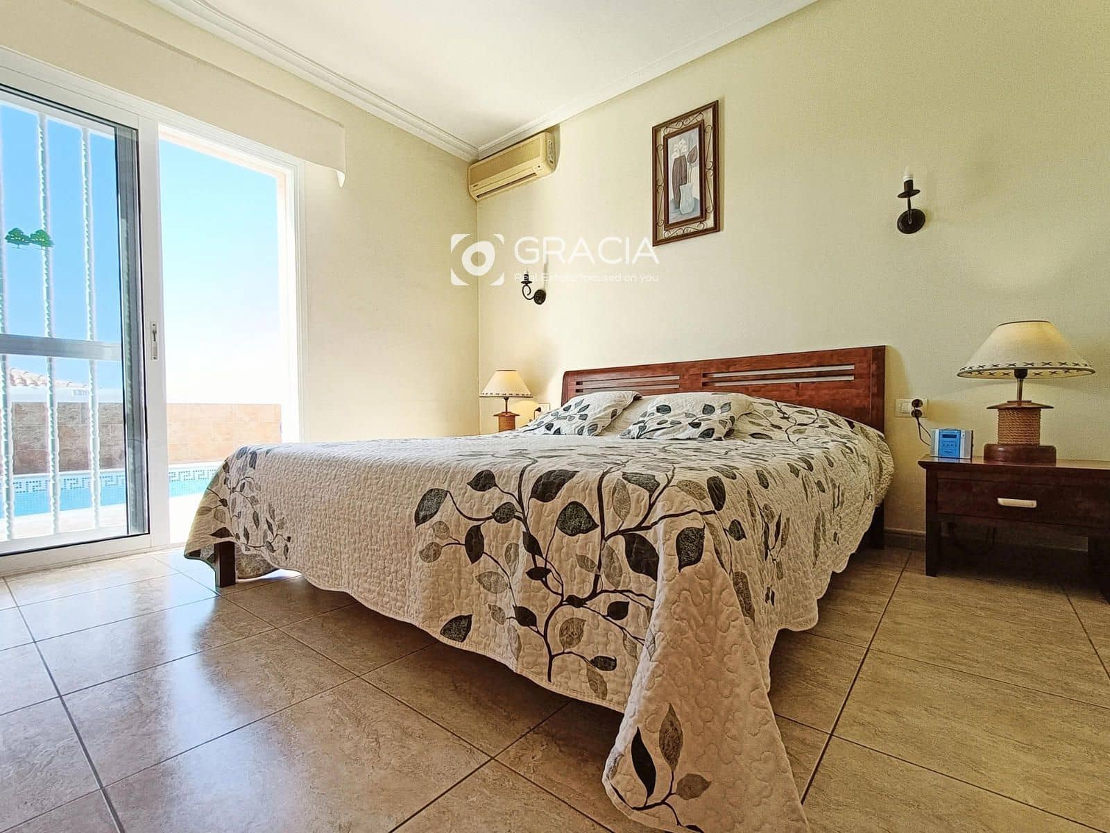 4 bedroom Villa for sale in Callao Salvaje with pool - € 890,000 (Ref: 9552963)