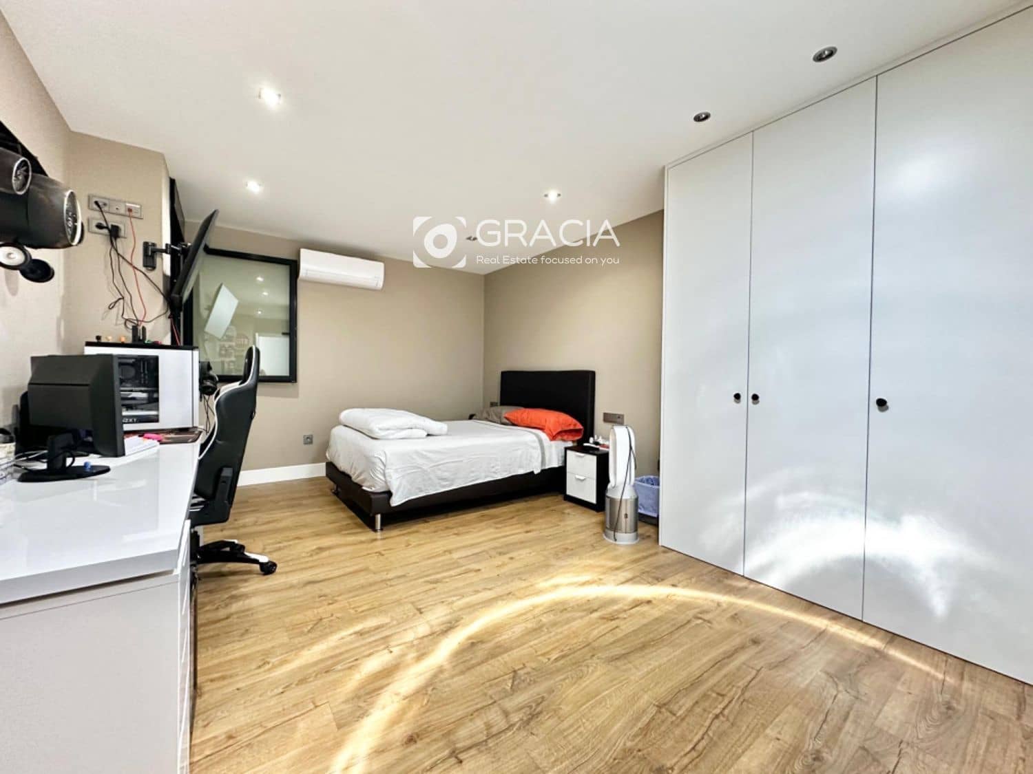 6 sovrum Hus till salu i Acoran med pool garage - 1 599 000 € (Ref: 9552964)