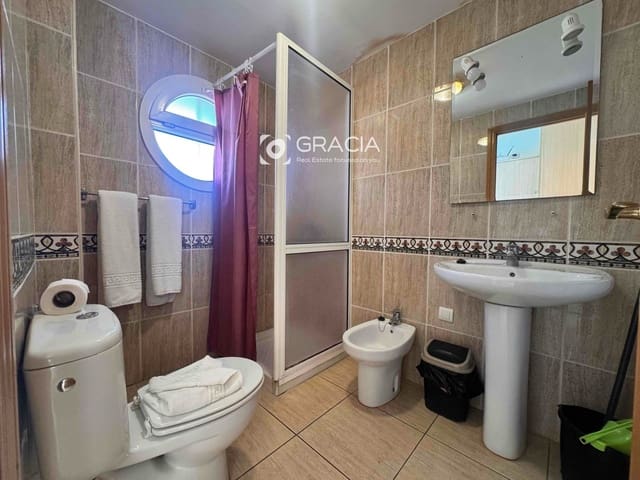 Piso en Costa del Silencio, Arona en venta con piscina - 157.500 € (Ref: 9552971)