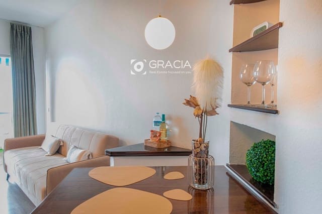 Piso en Playa Paraiso, Adeje en venta con piscina - 245.000 € (Ref: 9552972)