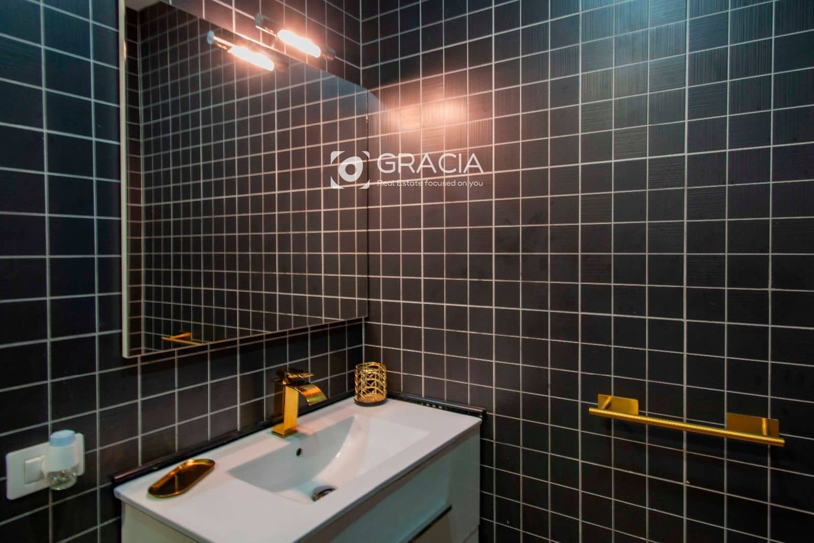 Piso en Playa Paraiso en venta con piscina - 245.000 € (Ref: 9552972)