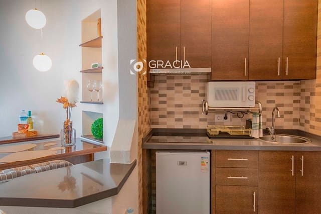 Piso en Playa Paraiso, Adeje en venta con piscina - 245.000 € (Ref: 9552972)