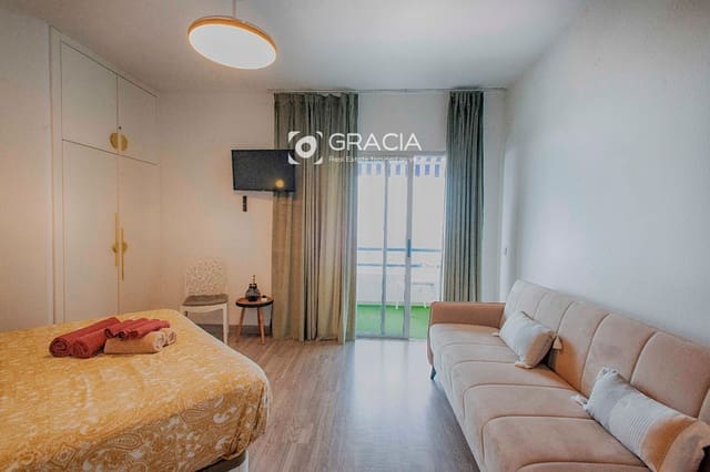 Piso en Playa Paraiso, Adeje en venta con piscina - 245.000 € (Ref: 9552972)