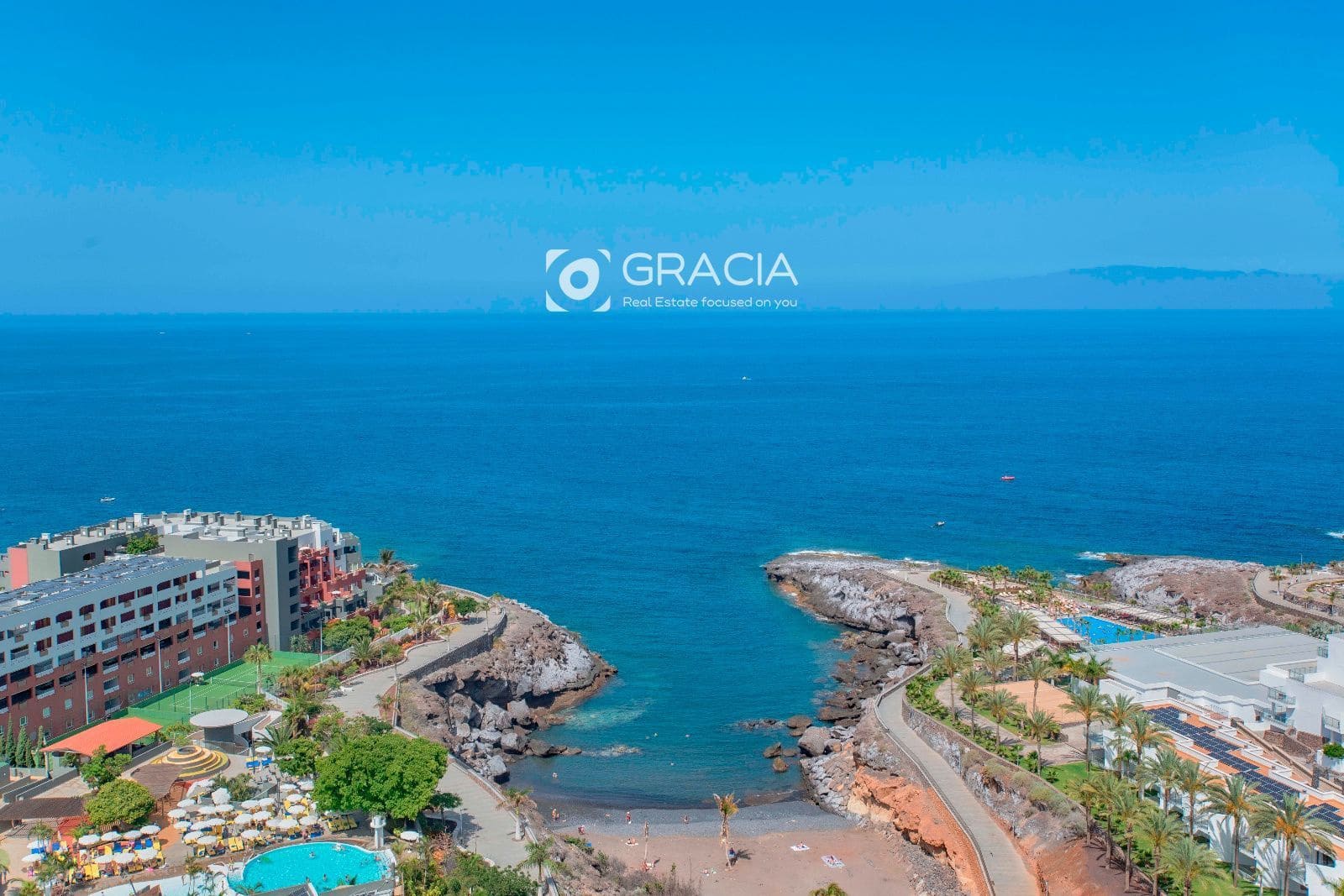 Piso en Playa Paraiso en venta con piscina - 245.000 € (Ref: 9552972)