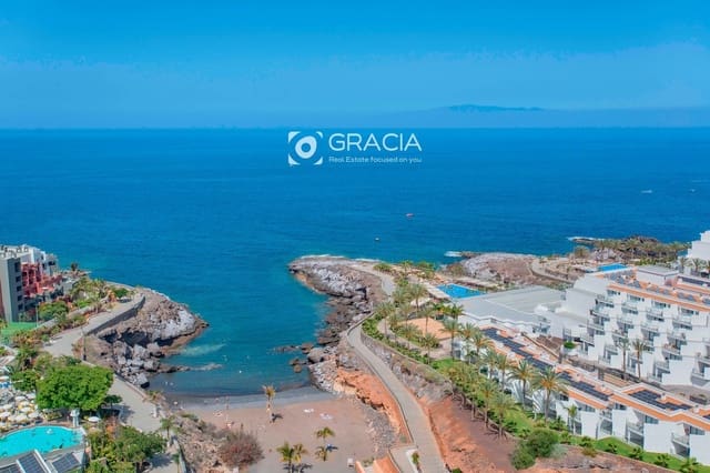 Piso en Playa Paraiso, Adeje en venta con piscina - 245.000 € (Ref: 9552972)