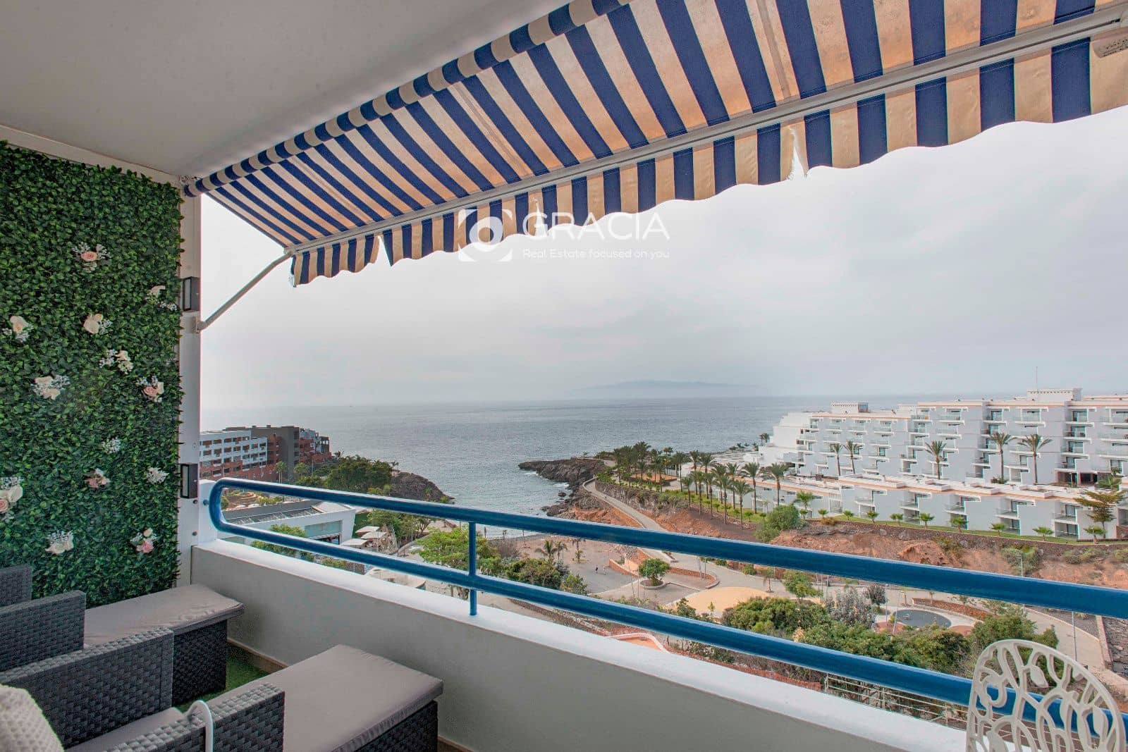 Piso en Playa Paraiso en venta con piscina - 245.000 € (Ref: 9552972)