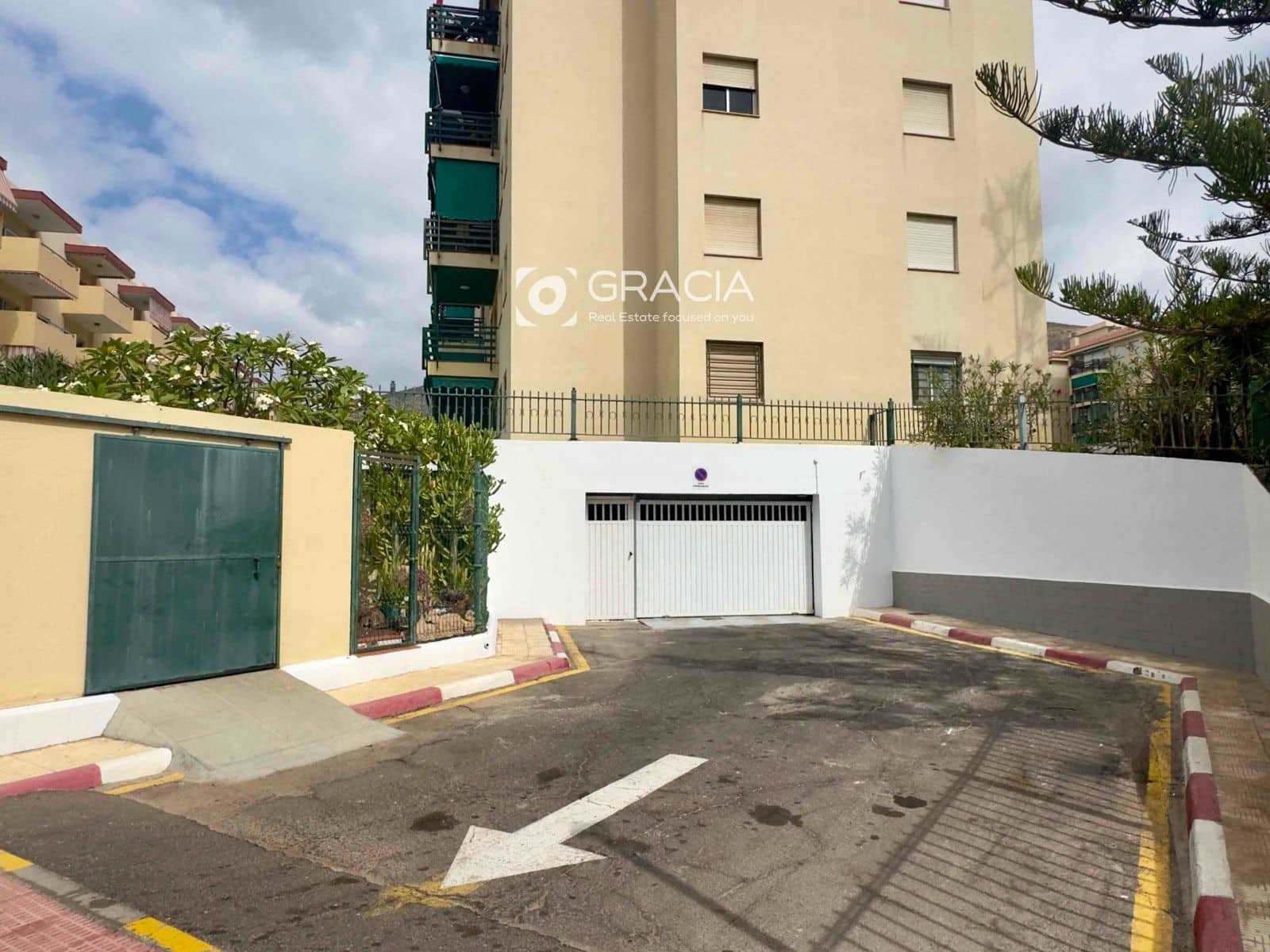 3 slaapkamer Flat te koop in Los Cristianos met zwembad garage - € 430.000 (Ref: 9552975)