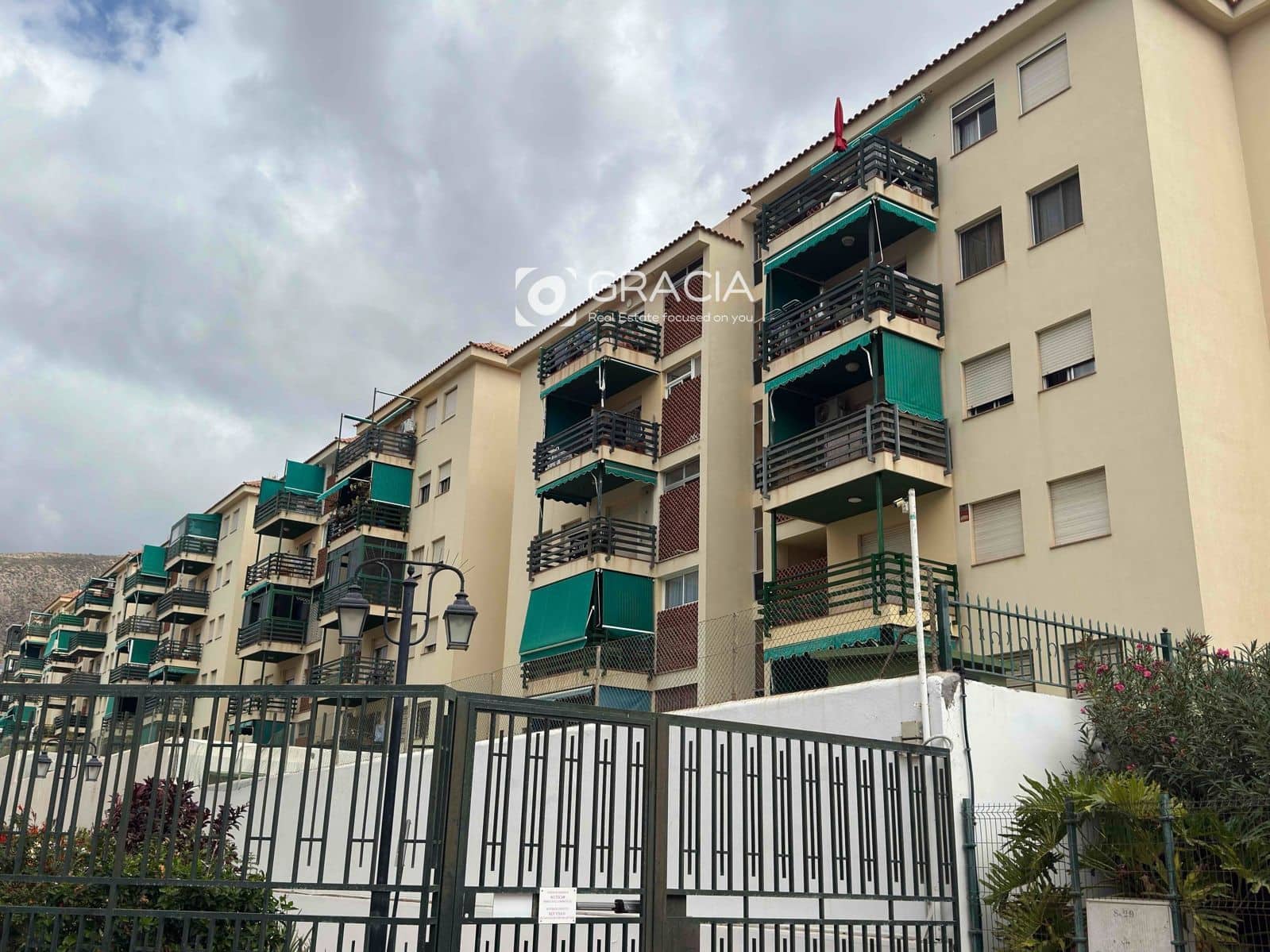 3 slaapkamer Flat te koop in Los Cristianos met zwembad garage - € 430.000 (Ref: 9552975)