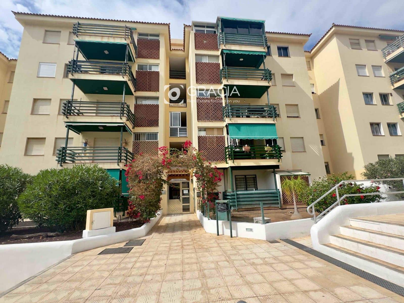 3 slaapkamer Flat te koop in Los Cristianos met zwembad garage - € 430.000 (Ref: 9552975)