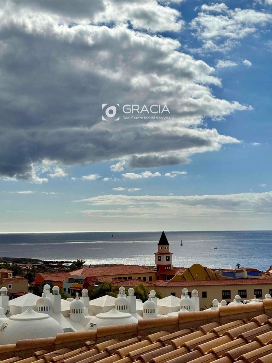 Piso en Playa Paraiso en venta con piscina - 190.000 € (Ref: 9552979)