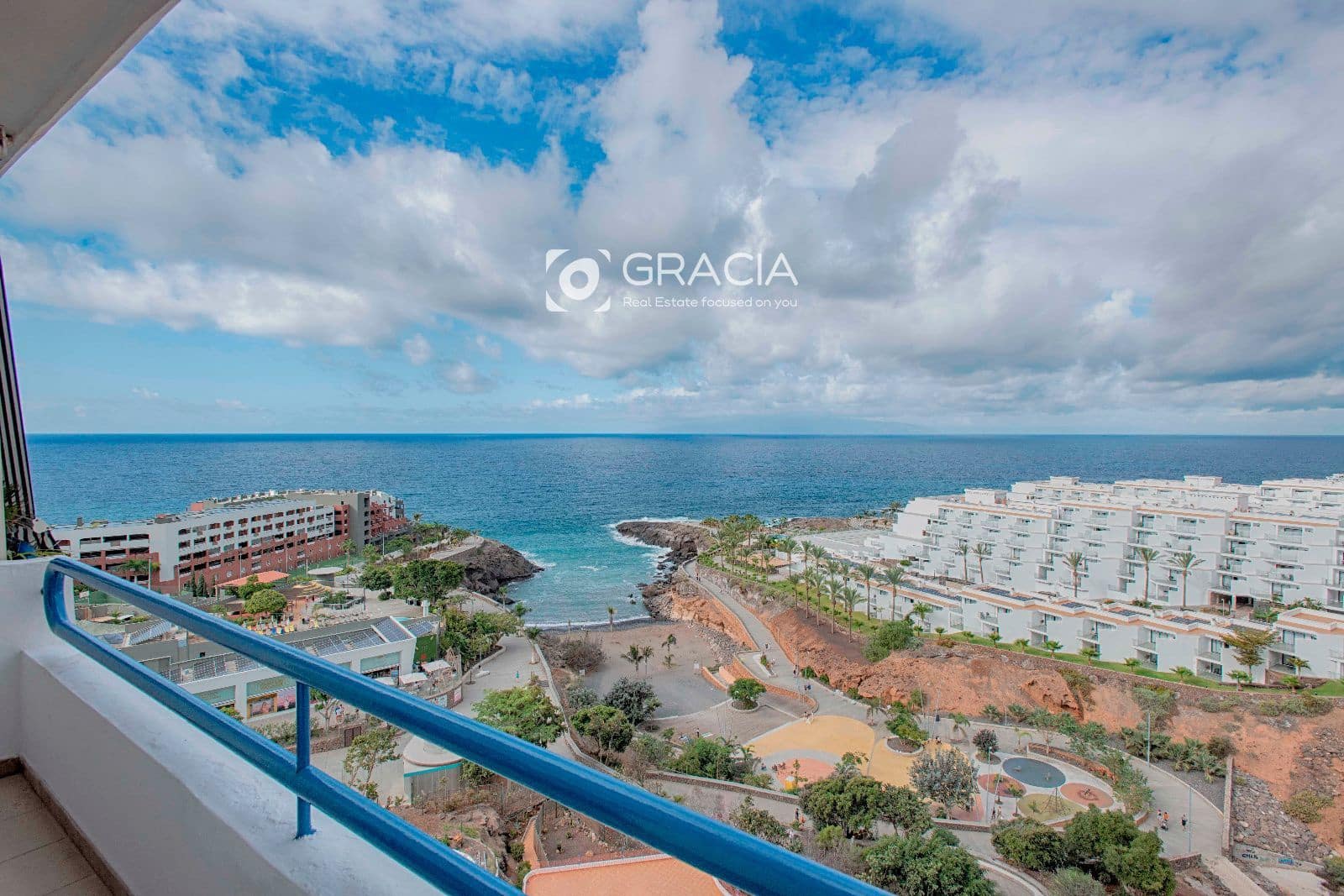 Piso en Playa Paraiso en venta con piscina - 190.000 € (Ref: 9552979)