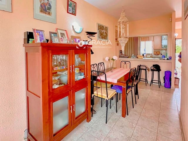 1 chambre Appartement à vendre à Playa de las Americas, Arona avec piscine garage - 275 000 € (Ref: 9552981)