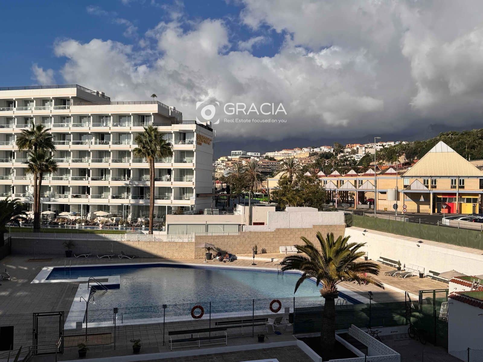 1 chambre Appartement à vendre à Playa de las Americas avec piscine garage - 275 000 € (Ref: 9552981)