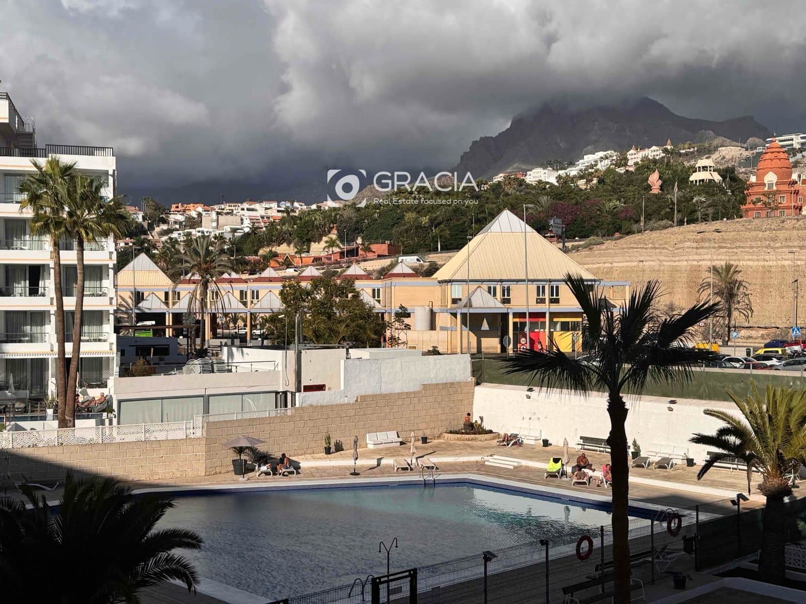 1 chambre Appartement à vendre à Playa de las Americas avec piscine garage - 275 000 € (Ref: 9552981)