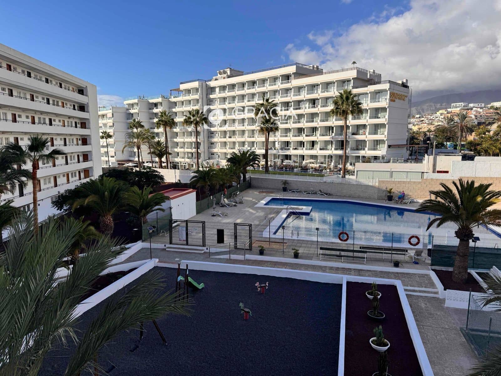 1 chambre Appartement à vendre à Playa de las Americas avec piscine garage - 275 000 € (Ref: 9552981)