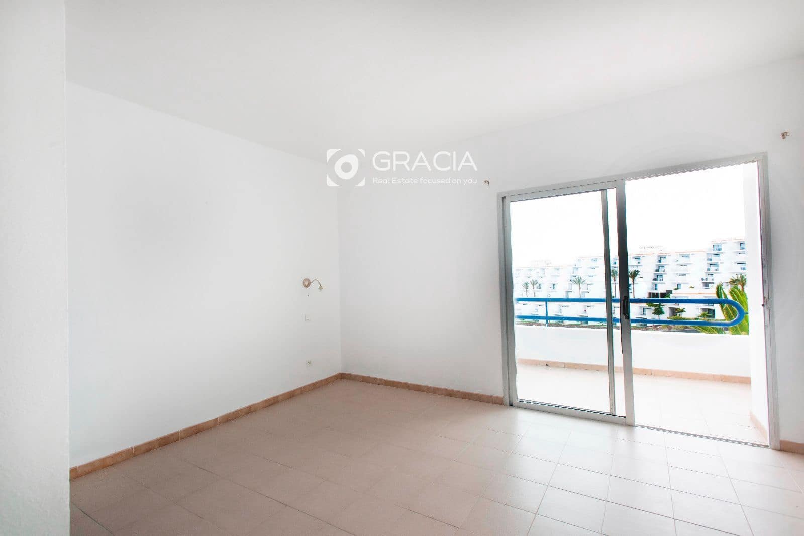 Piso en Playa Paraiso en venta con piscina - 199.000 € (Ref: 9552983)