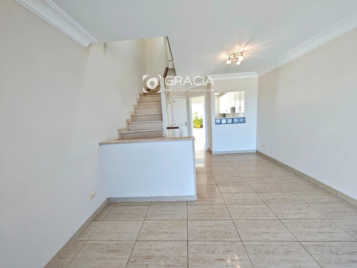 3 soveværelse Byhus til salg i Chayofa med garage - € 390.000 (Ref: 9552984)