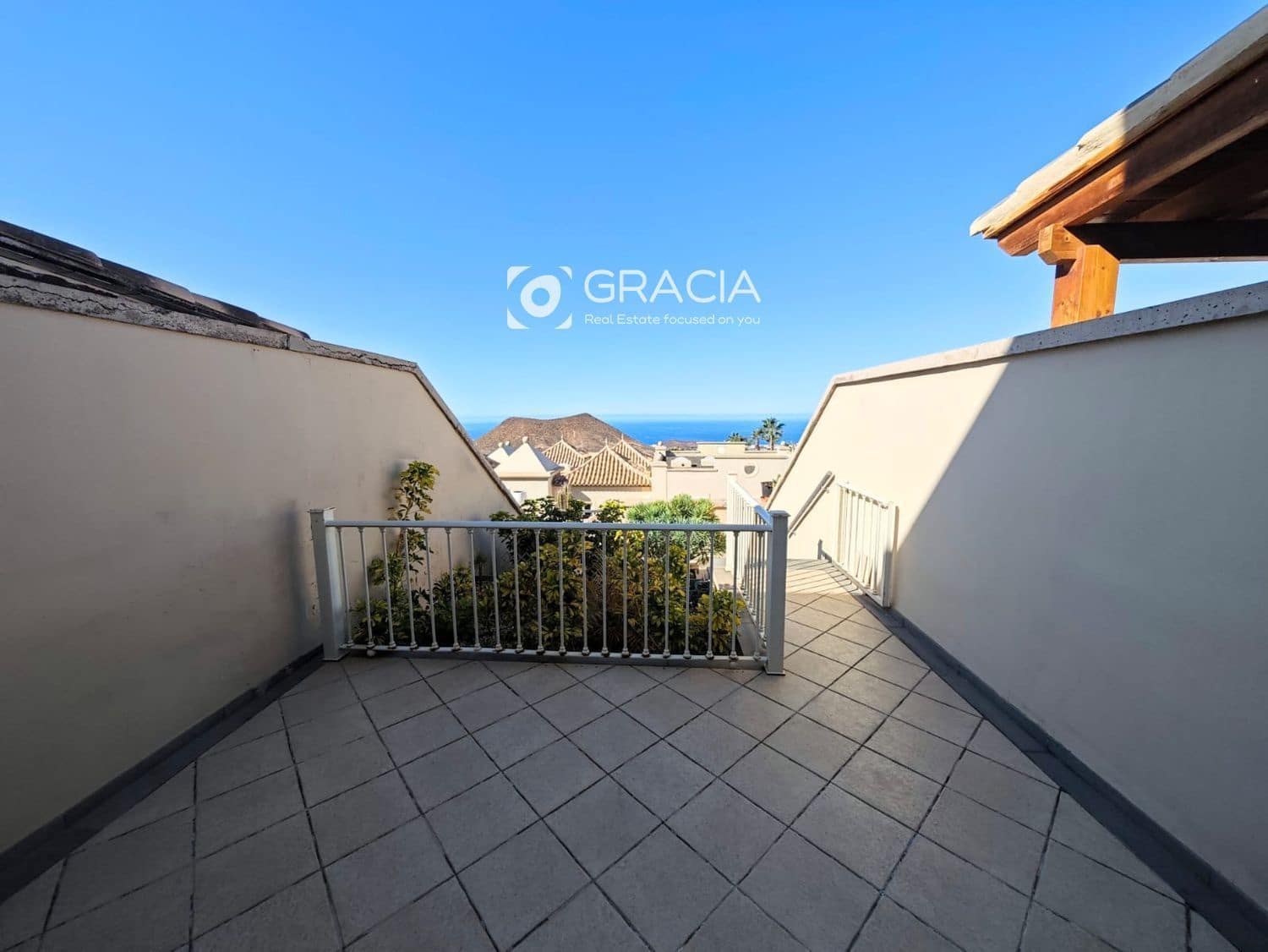 3 soveværelse Byhus til salg i Chayofa med garage - € 390.000 (Ref: 9552984)