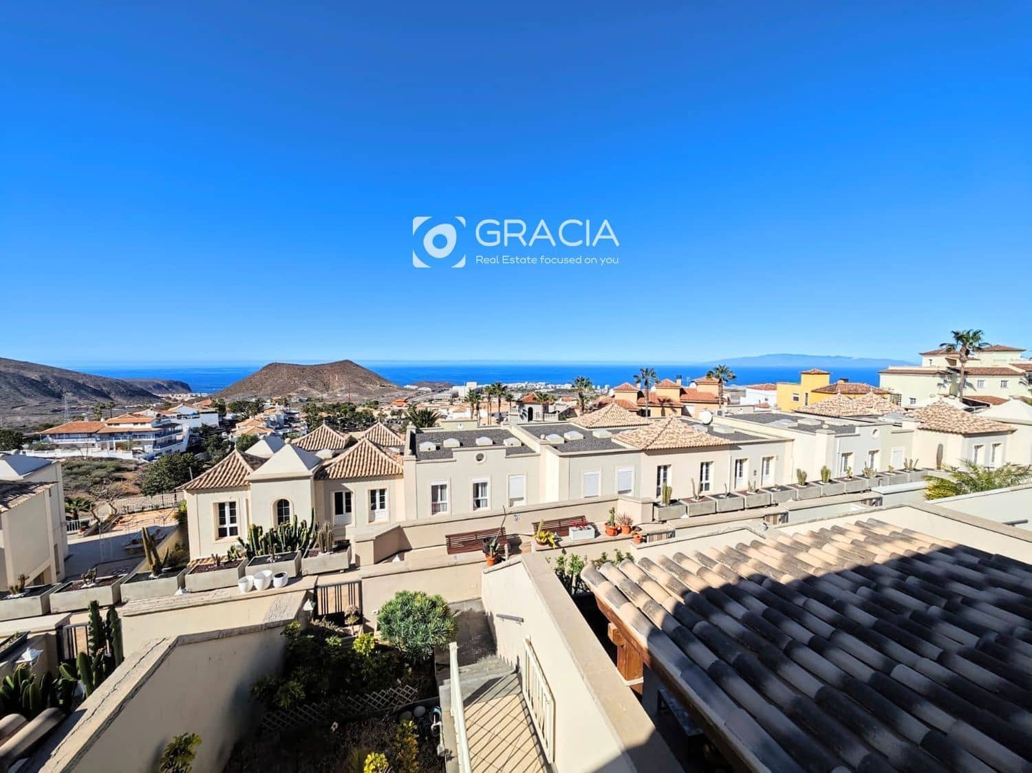 3 soveværelse Byhus til salg i Chayofa med garage - € 390.000 (Ref: 9552984)