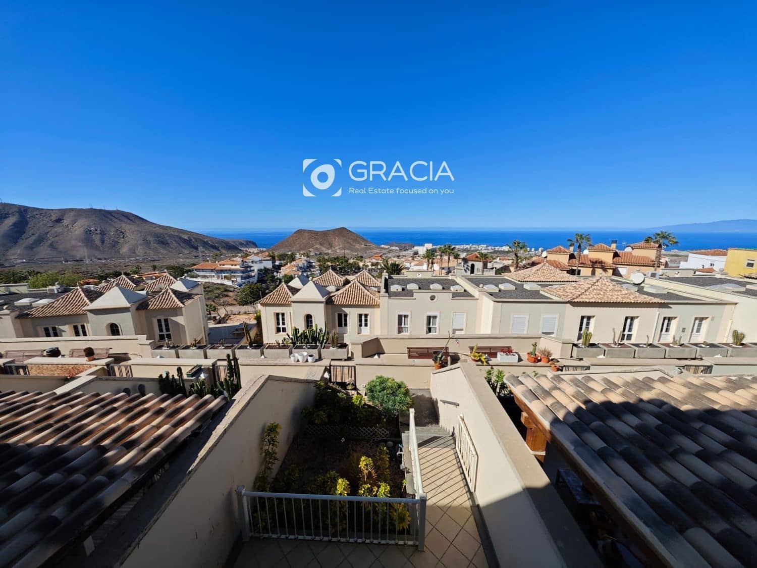 3 soveværelse Byhus til salg i Chayofa med garage - € 390.000 (Ref: 9552984)