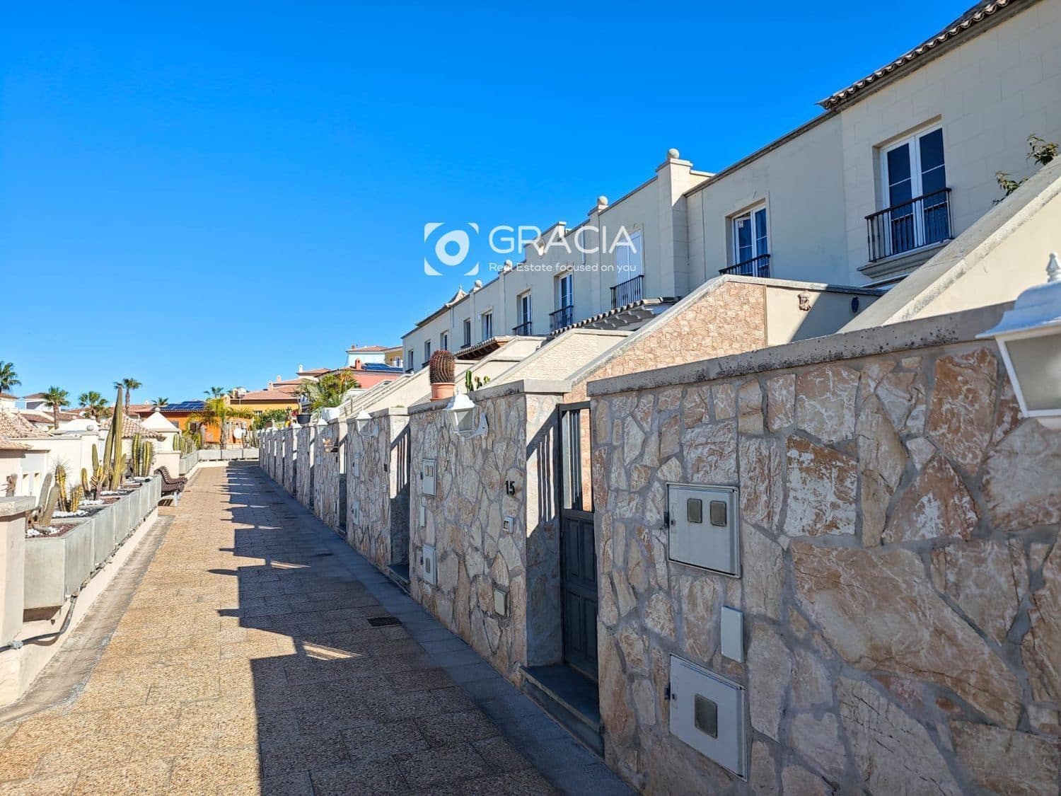 3 soveværelse Byhus til salg i Chayofa med garage - € 390.000 (Ref: 9552984)